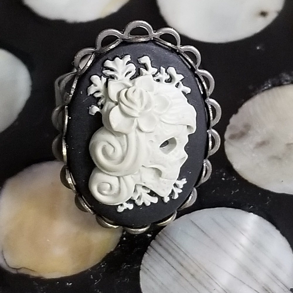 Ring - Picture 6 of 6
